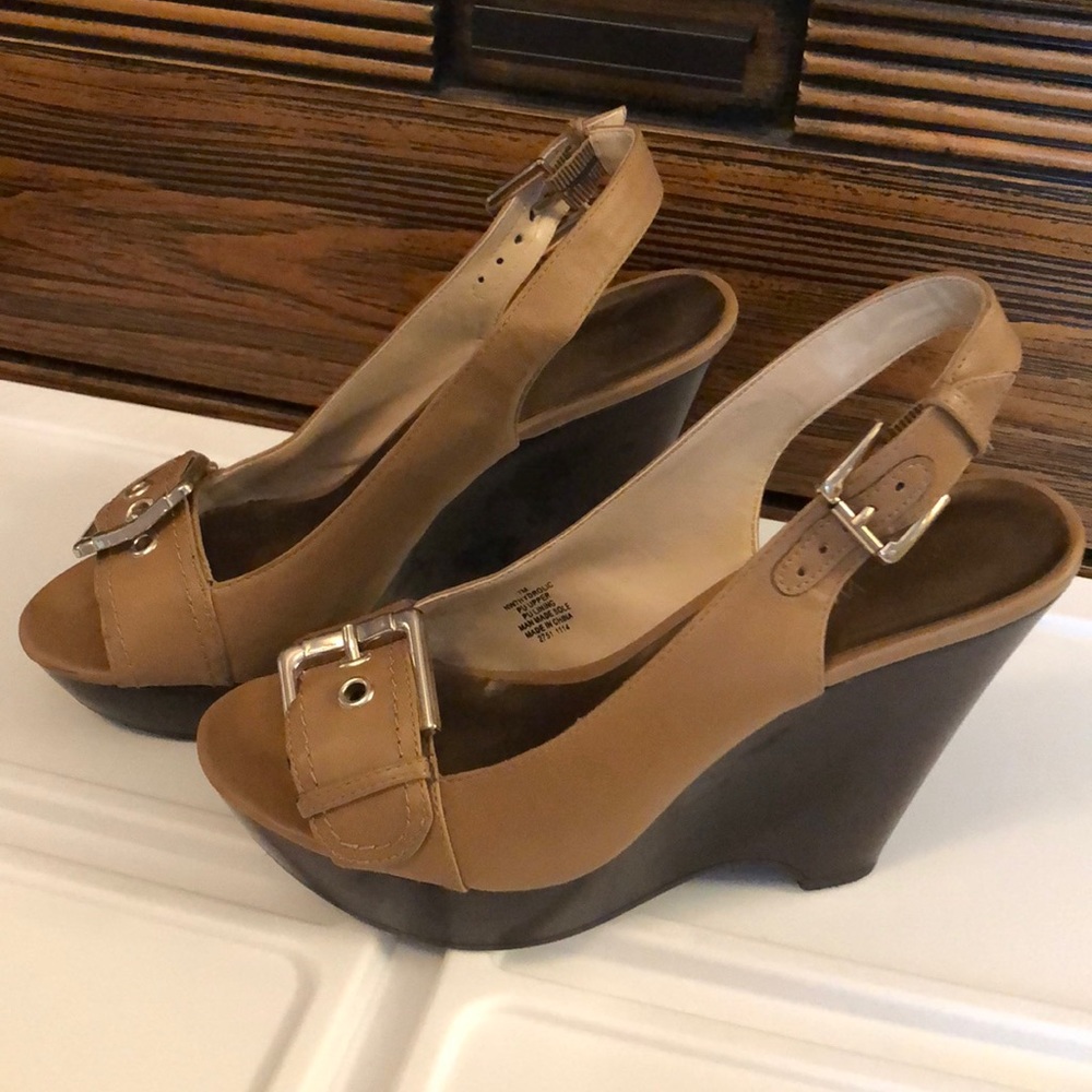Nine West sling back wedges